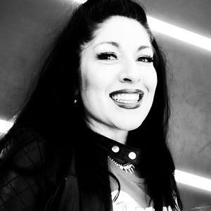 Meet your Posher, Leslie